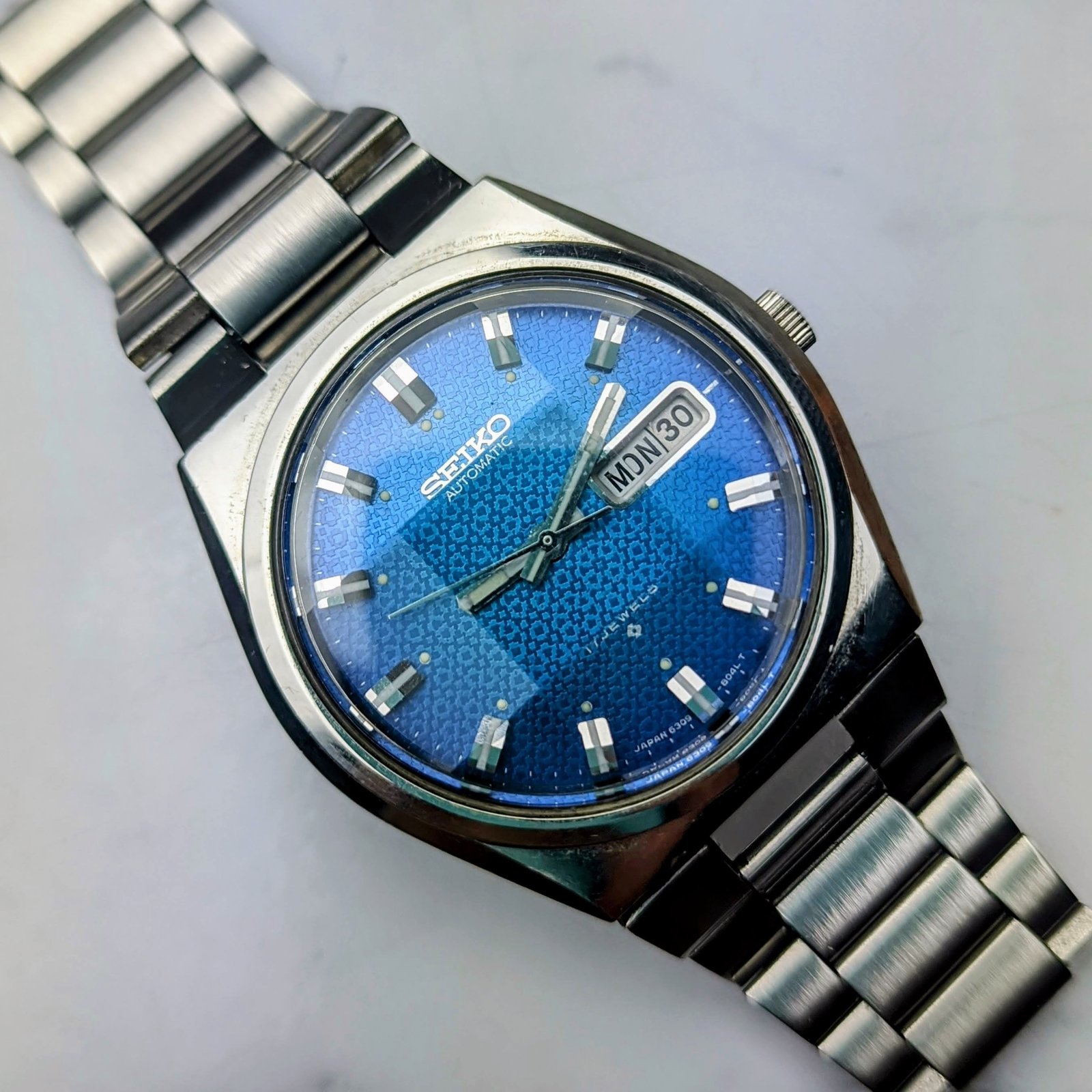 seiko-faceted-crystal-vintage-automatic-watch-1973