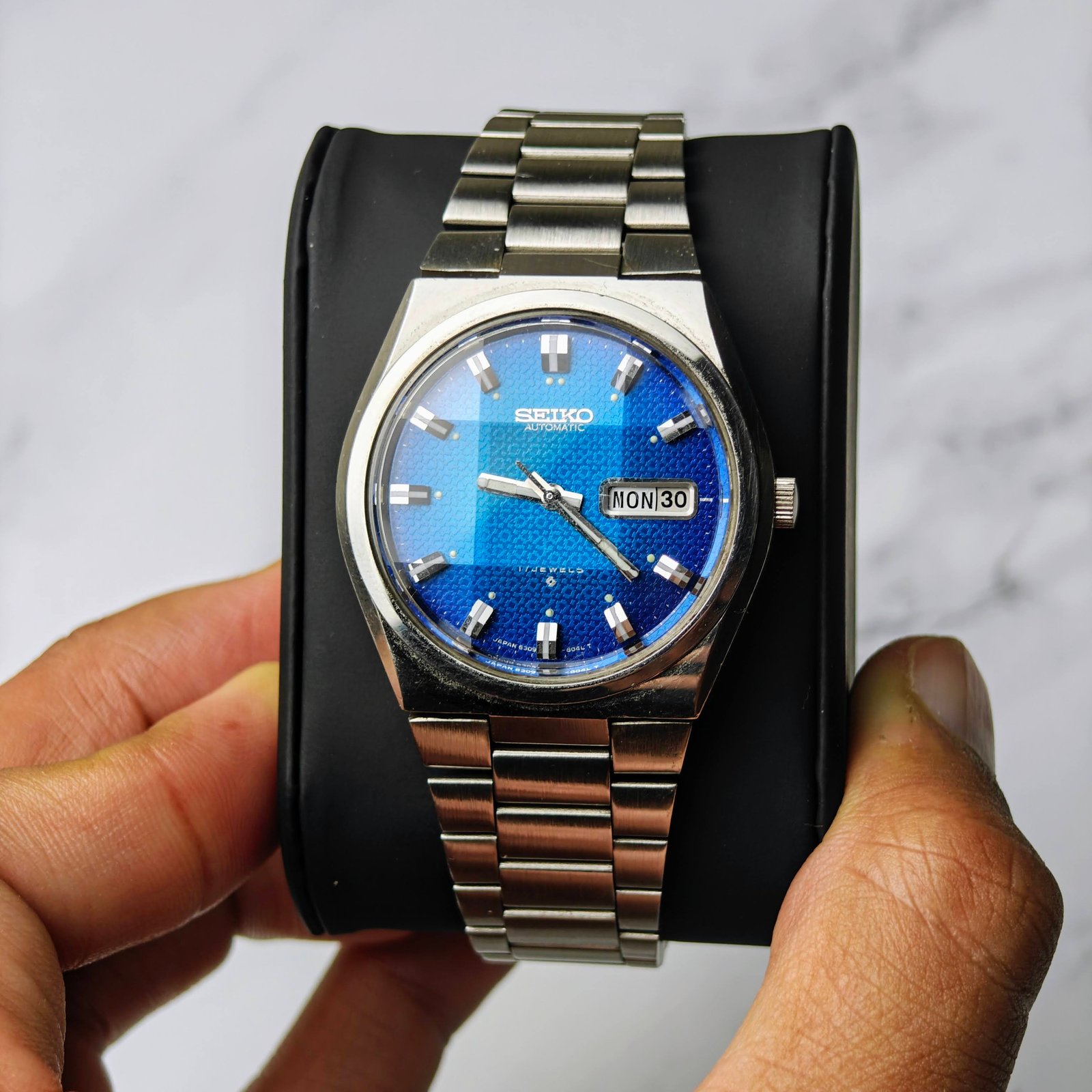 seiko faceted crystal vintage automatic watch (1973) seiko faceted crystal vintage automatic watch (1973)