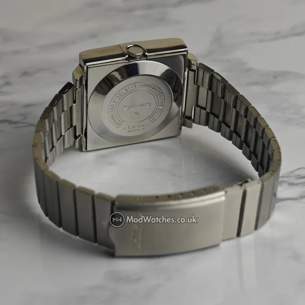 seiko 5 vintage blue square tv dial automatic watch (1977) seiko 5 vintage blue square tv dial automatic watch (1977)