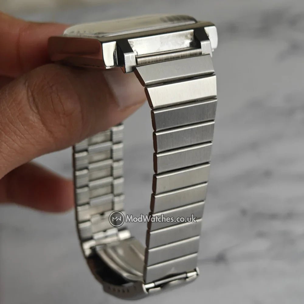 seiko 5 vintage blue square tv dial automatic watch (1977) seiko 5 vintage blue square tv dial automatic watch (1977)